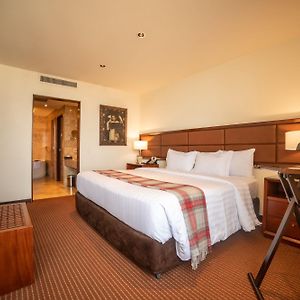 Superior King Suite